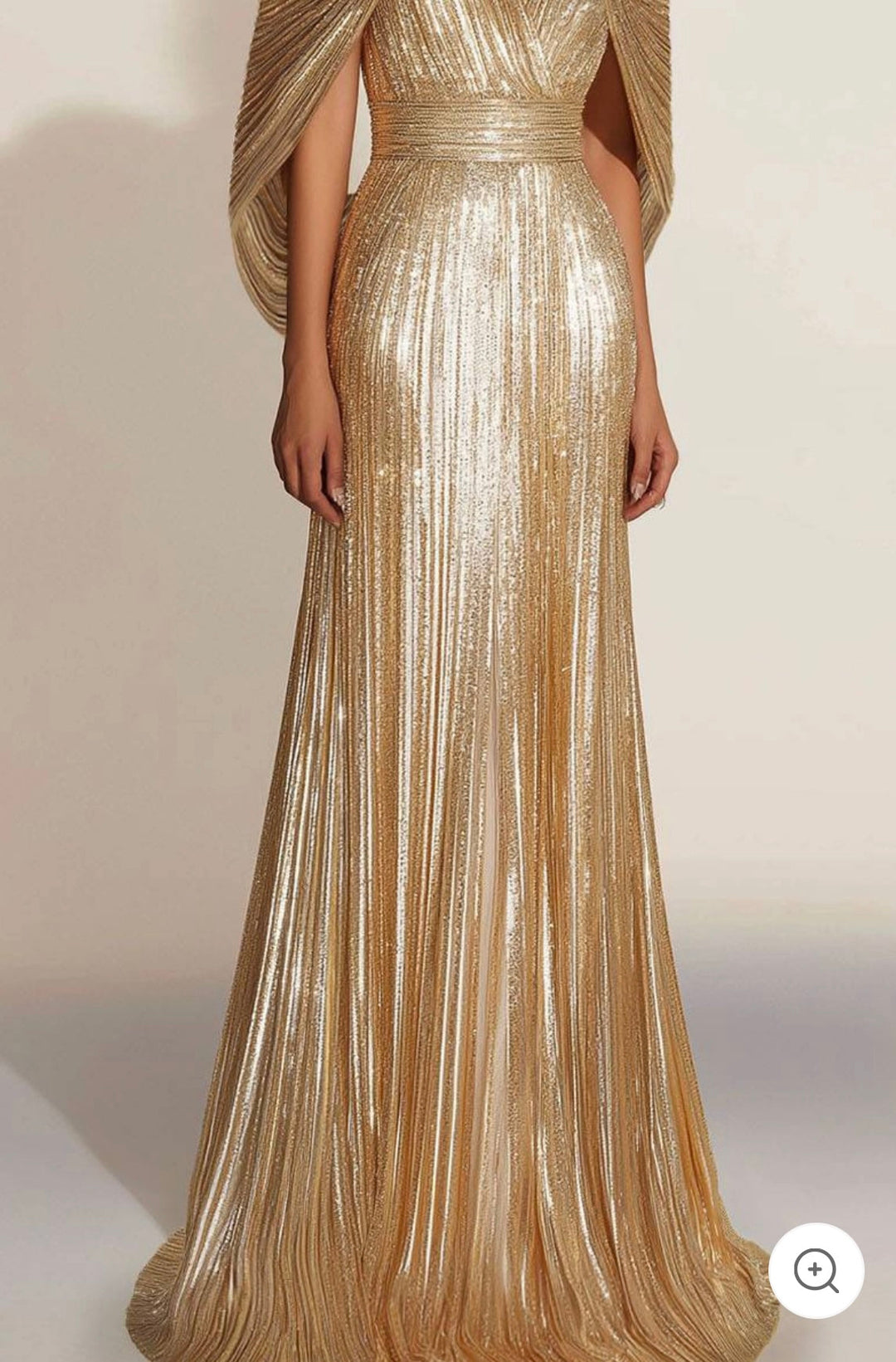 Aurélie | Robe de soirée plissée dorée avec cape