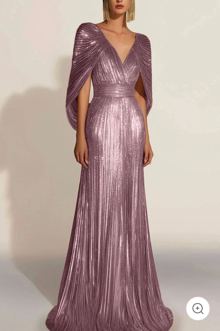 Aurélie | Robe de soirée plissée dorée avec cape