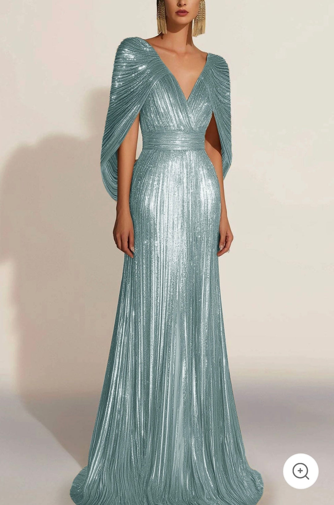 Aurélie | Robe de soirée plissée dorée avec cape