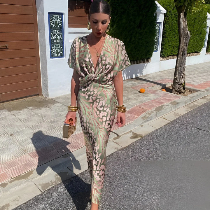 Matilda™ | Robe longue à encolure en V torsadée