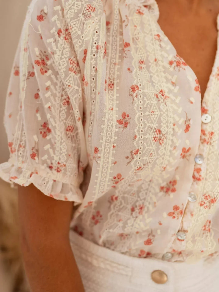 Elina™ — Blouse Fleurie au Charme Estival
